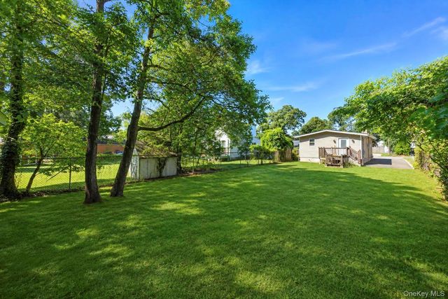 65 Hawthorne Avenue, West Babylon, NY 11704