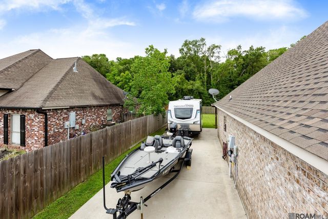 43177 Sycamore Bend Ave, Gonzales, LA 70737