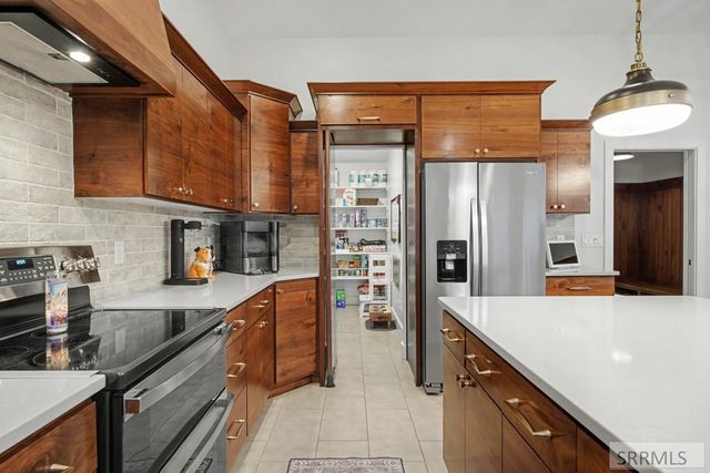 6136 Glade Circle, Idaho Falls, ID 83404