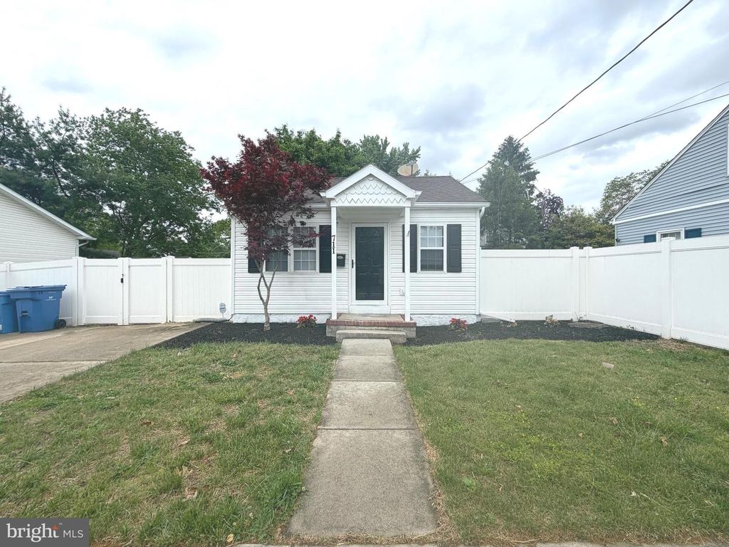 711 ASBURY AVE, National Park, NJ 08063