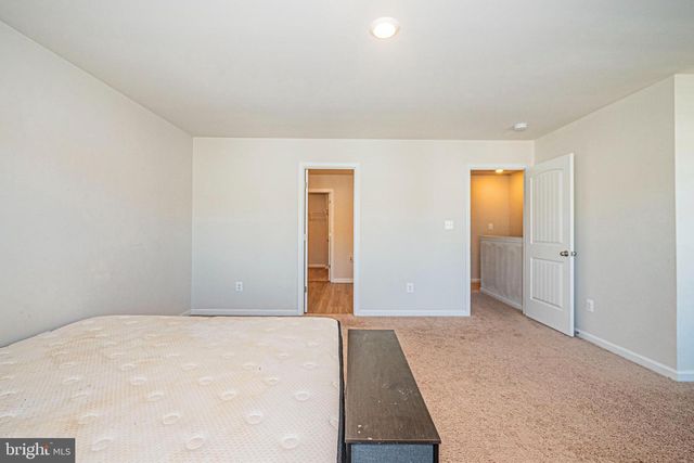 120 PADDINGTON ST, Falling Waters, WV 25419