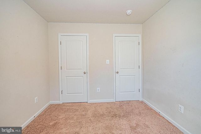 120 PADDINGTON ST, Falling Waters, WV 25419