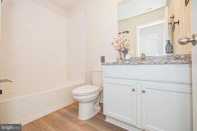 120 PADDINGTON ST, Falling Waters, WV 25419