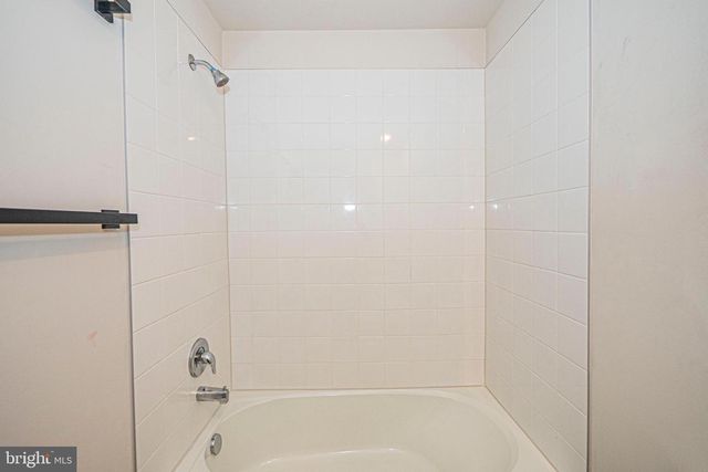 120 PADDINGTON ST, Falling Waters, WV 25419
