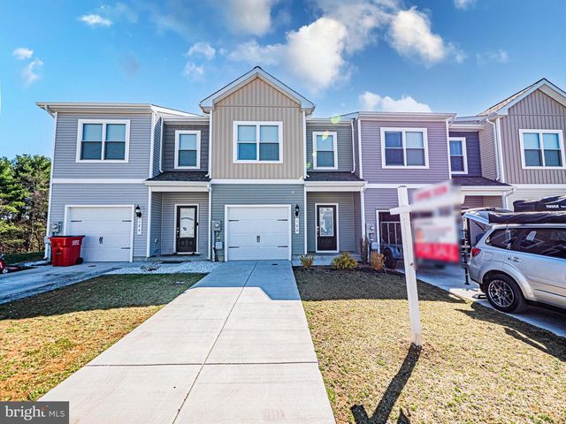 120 PADDINGTON ST, Falling Waters, WV 25419