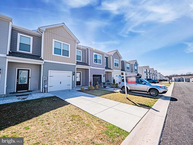 120 PADDINGTON ST, Falling Waters, WV 25419