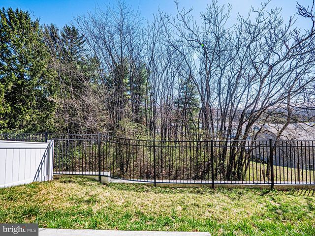120 PADDINGTON ST, Falling Waters, WV 25419