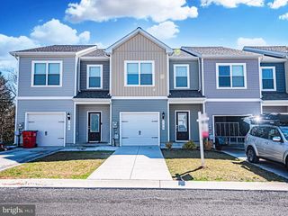 120 PADDINGTON ST, Falling Waters, WV 25419