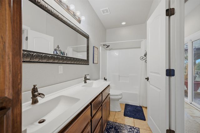 1959 Marlow Road, Bells, TX 75414