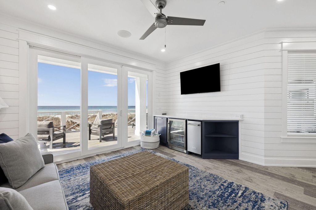 Image 10 of property listing at 16525 Front Beach Road, Panama City Beach, FL 32413