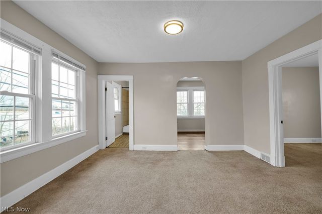 1476 W 107th Street, Cleveland, OH 44102