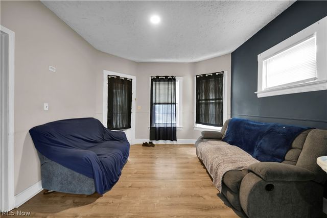 1476 W 107th Street, Cleveland, OH 44102