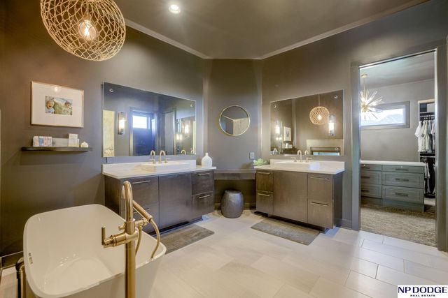 2205 S 218 Street, Elkhorn, NE 68022