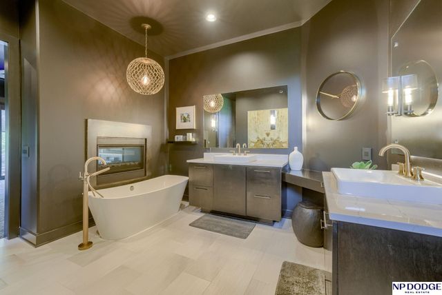 2205 S 218 Street, Elkhorn, NE 68022