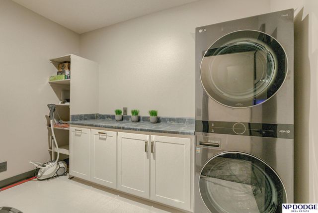 2205 S 218 Street, Elkhorn, NE 68022