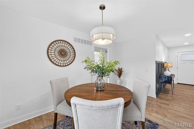 12166 La Padera Lane, Florissant, MO 63033