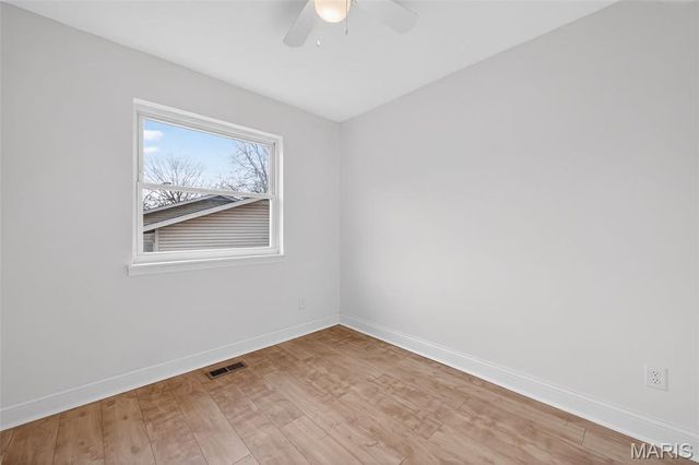 12166 La Padera Lane, Florissant, MO 63033