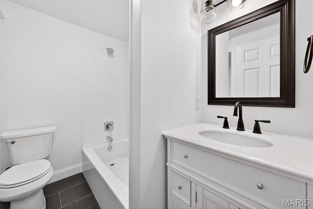 12166 La Padera Lane, Florissant, MO 63033