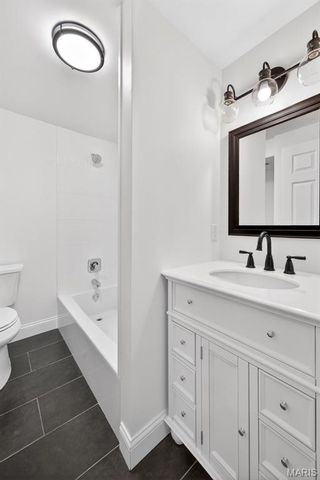 12166 La Padera Lane, Florissant, MO 63033