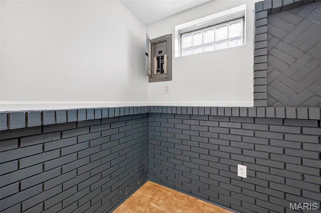 12166 La Padera Lane, Florissant, MO 63033