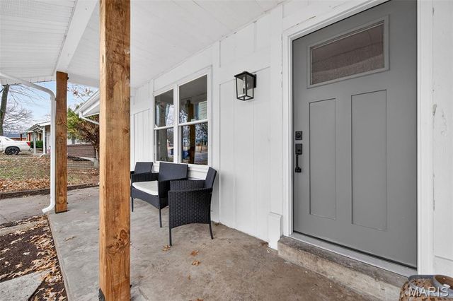 12166 La Padera Lane, Florissant, MO 63033