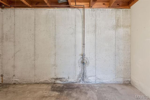 12166 La Padera Lane, Florissant, MO 63033