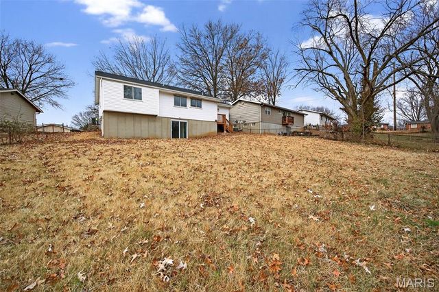 12166 La Padera Lane, Florissant, MO 63033