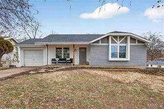 12166 La Padera Lane, Florissant, MO 63033