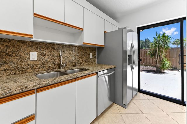 825 Center Street 12a, Jupiter, FL 33458
