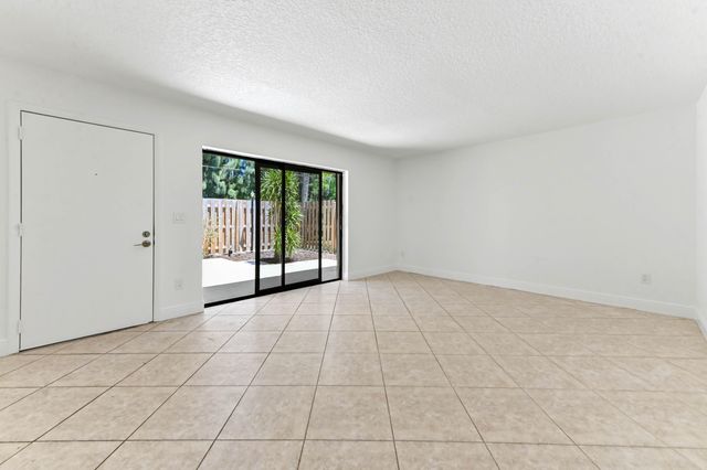 825 Center Street 12a, Jupiter, FL 33458