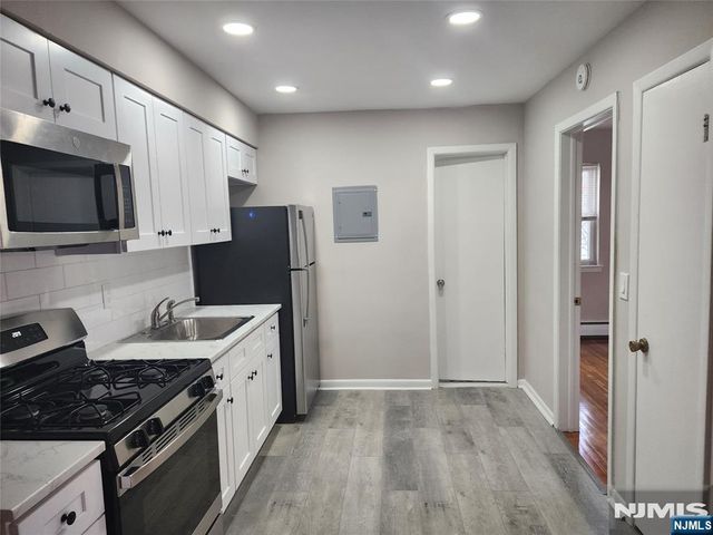 65 E Main Street 24, Bogota, NJ 07603