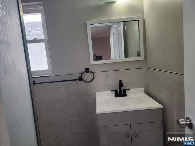 65 E Main Street 24, Bogota, NJ 07603