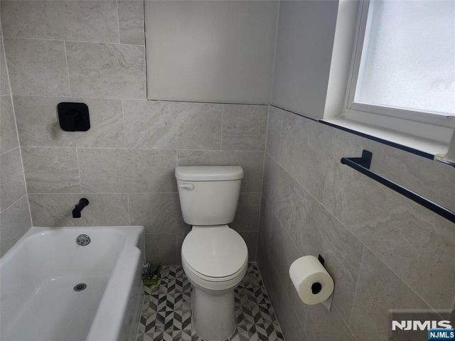 65 E Main Street 24, Bogota, NJ 07603