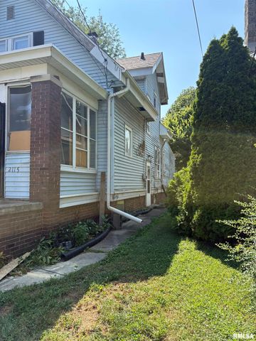 2115 N LINN Street, Peoria, IL 61604