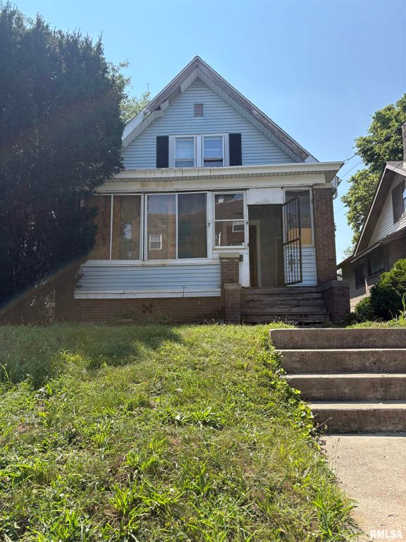 2115 N LINN Street, Peoria, IL 61604
