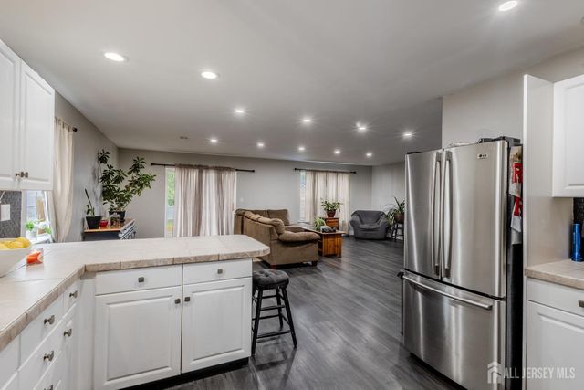 250 Whittier Avenue, Dunellen, NJ 08812