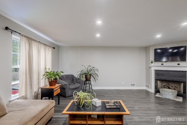 250 Whittier Avenue, Dunellen, NJ 08812