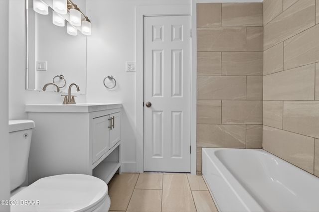 852 White Court, Daytona Beach, FL 32117