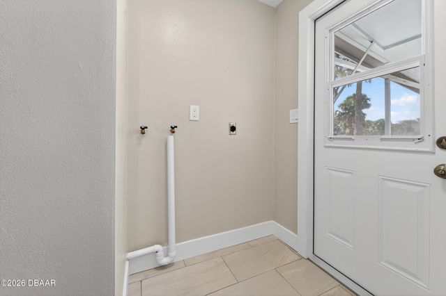 852 White Court, Daytona Beach, FL 32117