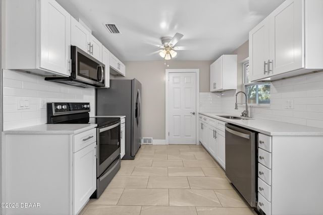 852 White Court, Daytona Beach, FL 32117