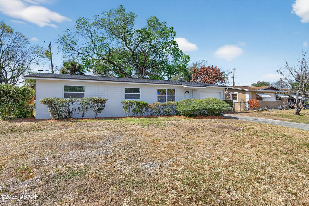 852 White Court, Daytona Beach, FL 32117