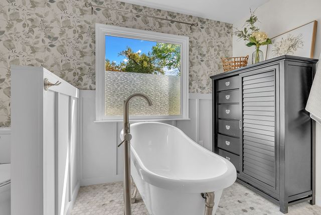 1819 Barker Rd, Columbia, TN 38401