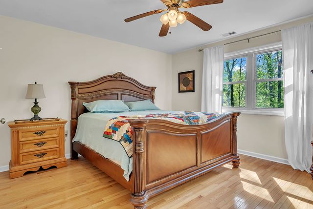 1819 Barker Rd, Columbia, TN 38401