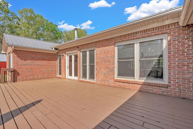 1819 Barker Rd, Columbia, TN 38401