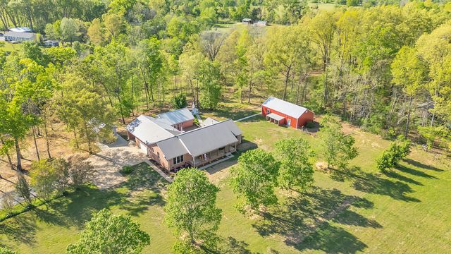 1819 Barker Rd, Columbia, TN 38401