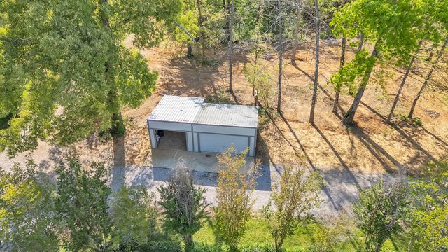 1819 Barker Rd, Columbia, TN 38401