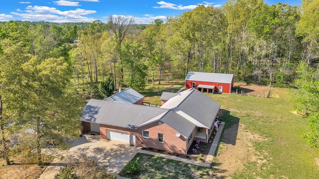 1819 Barker Rd, Columbia, TN 38401