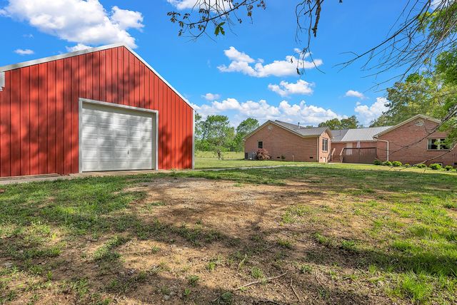1819 Barker Rd, Columbia, TN 38401