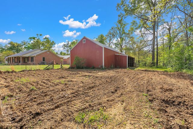 1819 Barker Rd, Columbia, TN 38401