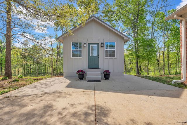 1819 Barker Rd, Columbia, TN 38401
